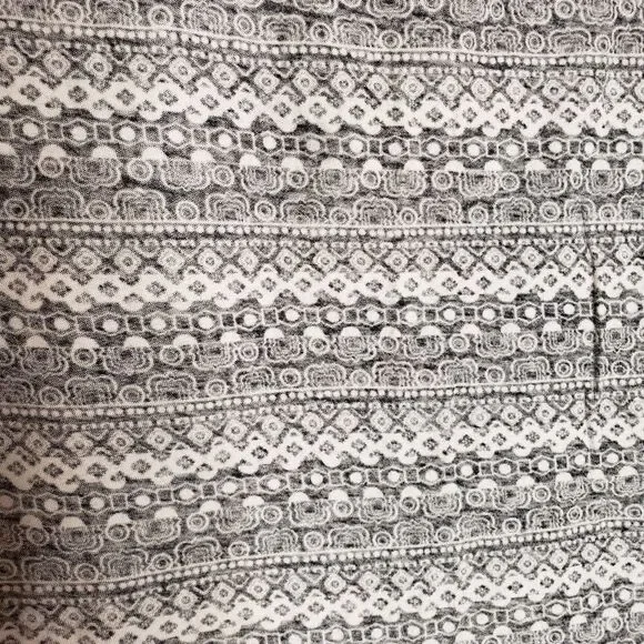 COPY - Mossimo Geometric Pattern Tee Shirt - Small - Picture 2 of 4